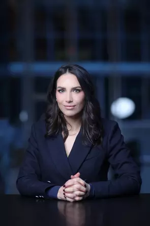 Amal Jarmakani, West Vancouver, Real Estate Agent